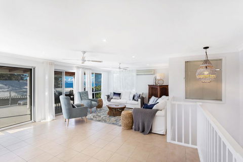 Bagnall Avenue, 1 - New South Wales Tourism  1