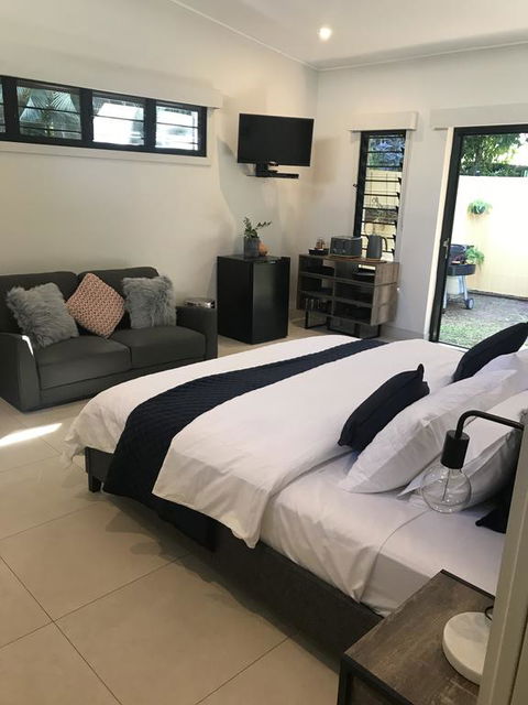 Bali Inspired Hideaway With Tropical Villa & Plunge Pool - New South Wales Tourism  0