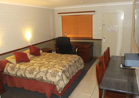 Barcaldine Country Motor Inn - New South Wales Tourism  2