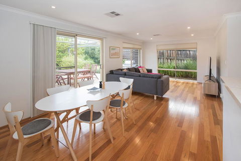 Barefoot Bungalow - New South Wales Tourism  3