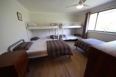 Barefoot Bungalow At Hat Head - New South Wales Tourism  2