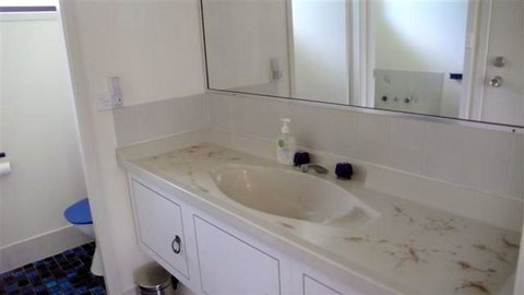 BARRELS AT BOOMERANG - New South Wales Tourism  1