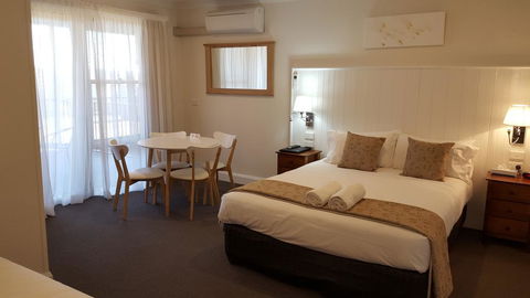 Bathurst Gold Panner - New South Wales Tourism  0