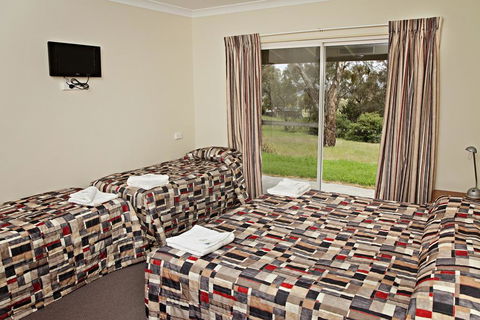 Bathurst Goldfields Motel - New South Wales Tourism  3