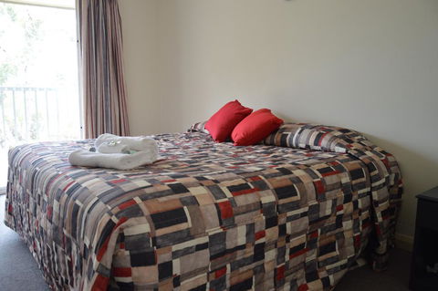 Bathurst Goldfields Motel - New South Wales Tourism  1