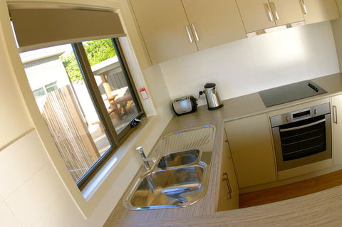Bay Of Islands Apartments - New South Wales Tourism  3