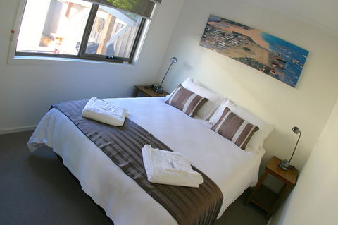 Bay Of Islands Apartments - New South Wales Tourism  2
