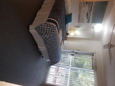 Bayshores Holiday Apartments - New South Wales Tourism  3