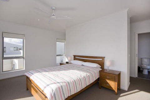 Beach & Golf Stays, Australia - New South Wales Tourism  3