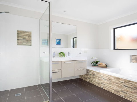 Beach 'Shac' On Parkway - New South Wales Tourism  2