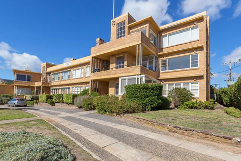 BEACH BELLE - MORNINGTON - New South Wales Tourism  2