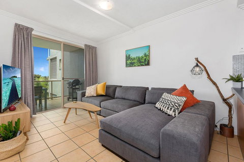 BEACH BLISS LUXURIOUS APARTMENT With POOL - New South Wales Tourism  3