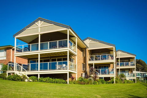 Beach Breakers Apartment - Stunning Views - New South Wales Tourism  2