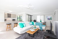 Beach Breeze Holiday House