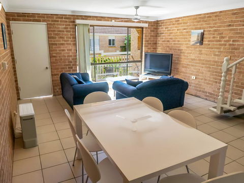 Beach Chalet 3 - New South Wales Tourism  0