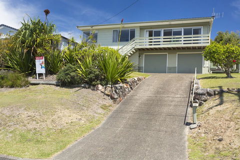 Beach Cottage, Forster - New South Wales Tourism  0