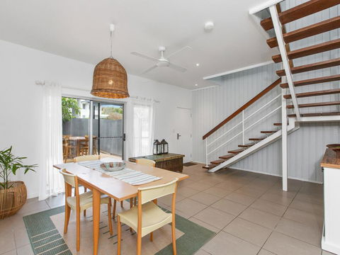 BEACH HOUSE ON PEARL - New South Wales Tourism  3