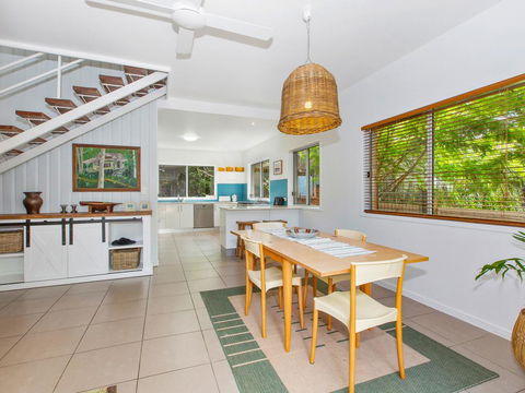 BEACH HOUSE ON PEARL - New South Wales Tourism  1