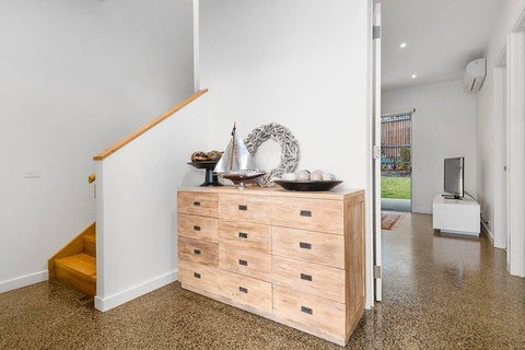 Beach Road Luxury With Ocean Views - New South Wales Tourism  3