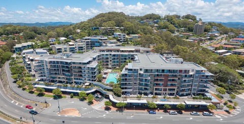 Beach Side Ocean Burleigh Heads 3 Bedroom Family Accomodation - New South Wales Tourism  0