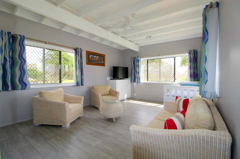 Beachfront 6, 25 Willow Street - New South Wales Tourism  0