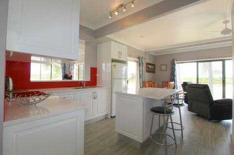 Beachfront 6, 25 Willow Street - New South Wales Tourism  3