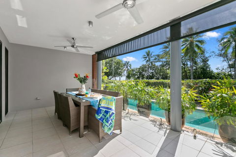Beachfront Apartment With Ocean Views - New South Wales Tourism  0