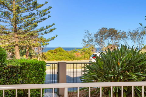 Beachfront On Marine - New South Wales Tourism  2