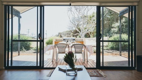 Beachfront Prevelly - New South Wales Tourism  1