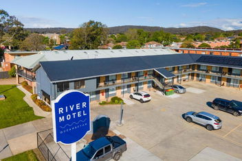 River Motel with New South Wales Tourism 