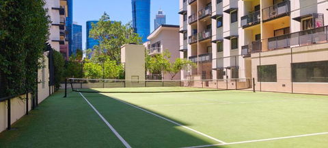 Resort-style Living In Perth CBD - 2X2 Apt - New South Wales Tourism  1