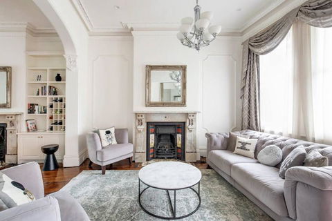 Refined Paddington Corner Terrace With Parking - New South Wales Tourism  1