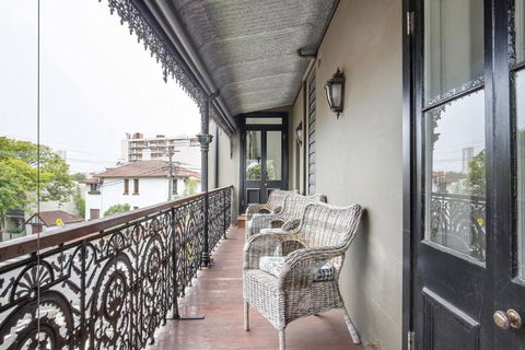 Refined Paddington Corner Terrace With Parking - New South Wales Tourism  3