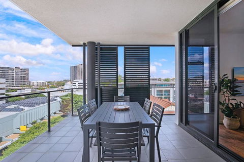 Regatta Hideaway - A Breezy Balcony Residence - New South Wales Tourism  1
