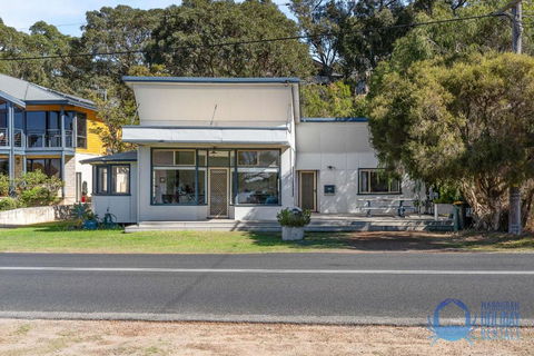 Relax At Dawesville Estuary - New South Wales Tourism  2