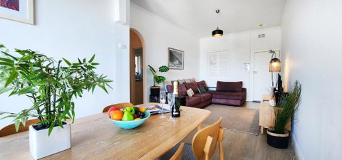 Relaxed Coastal Living With Fantastic Sea Views - New South Wales Tourism  2
