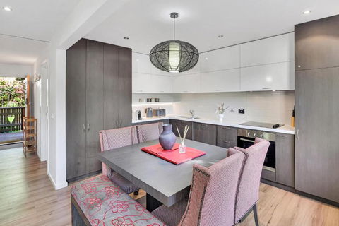 Ren Basera - New South Wales Tourism  1