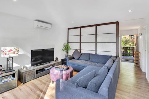 Ren Basera - New South Wales Tourism  2