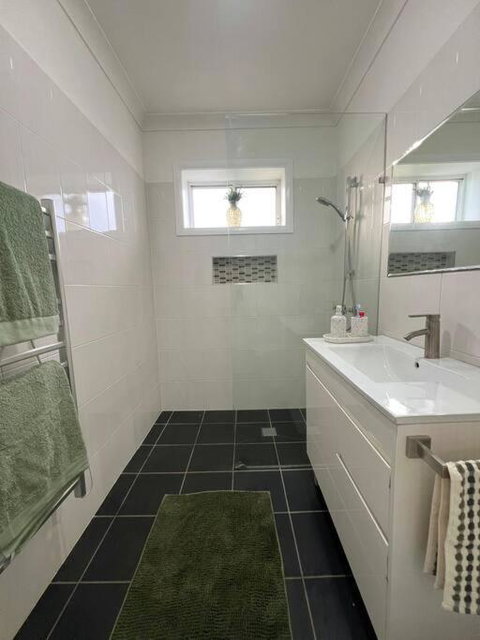 Renovated 3 Bedroom House - New South Wales Tourism  2