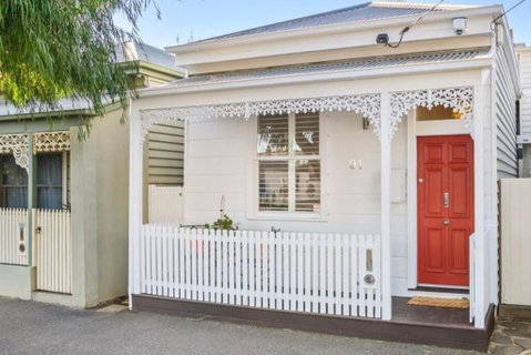 Renovated Brilliance In Bayside Albert Park - New South Wales Tourism  0