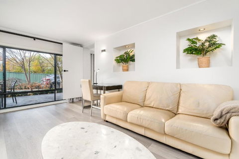 Renovated Townhouse Close To The CBD And Schools - New South Wales Tourism  1