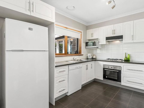 Resarf Retreat - New South Wales Tourism  2