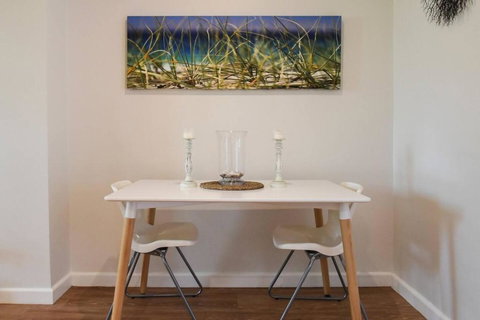 Resort-style Coastal Living With Balcony & Pool - New South Wales Tourism  2