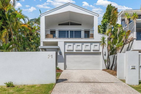 Retreat In The Heart Of Alex - 3BR Sleeps 11, Pool - New South Wales Tourism  0