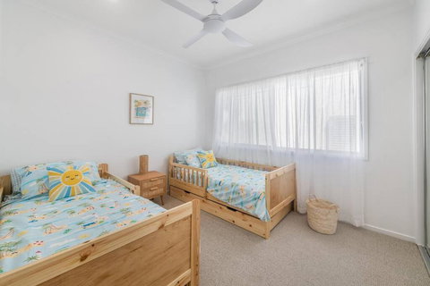 Retreat In The Heart Of Alex - 3BR Sleeps 11, Pool - New South Wales Tourism  3