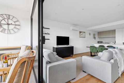 Retreat On Bellerine I 2BR Apartment I Geelong CBD - New South Wales Tourism  1