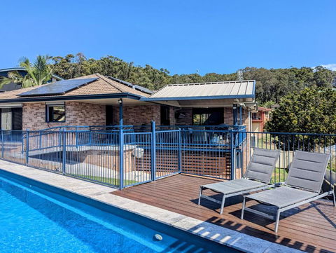 Retreat To Marlin - New South Wales Tourism  0