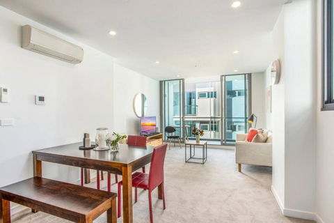 Retro Modern With Pool Near Westfield Doncaster - New South Wales Tourism  0