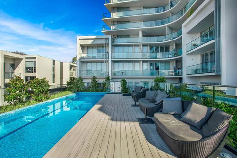Retro Modern With Pool Near Westfield Doncaster - New South Wales Tourism  3