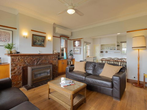 Retro Retreat - New South Wales Tourism  0